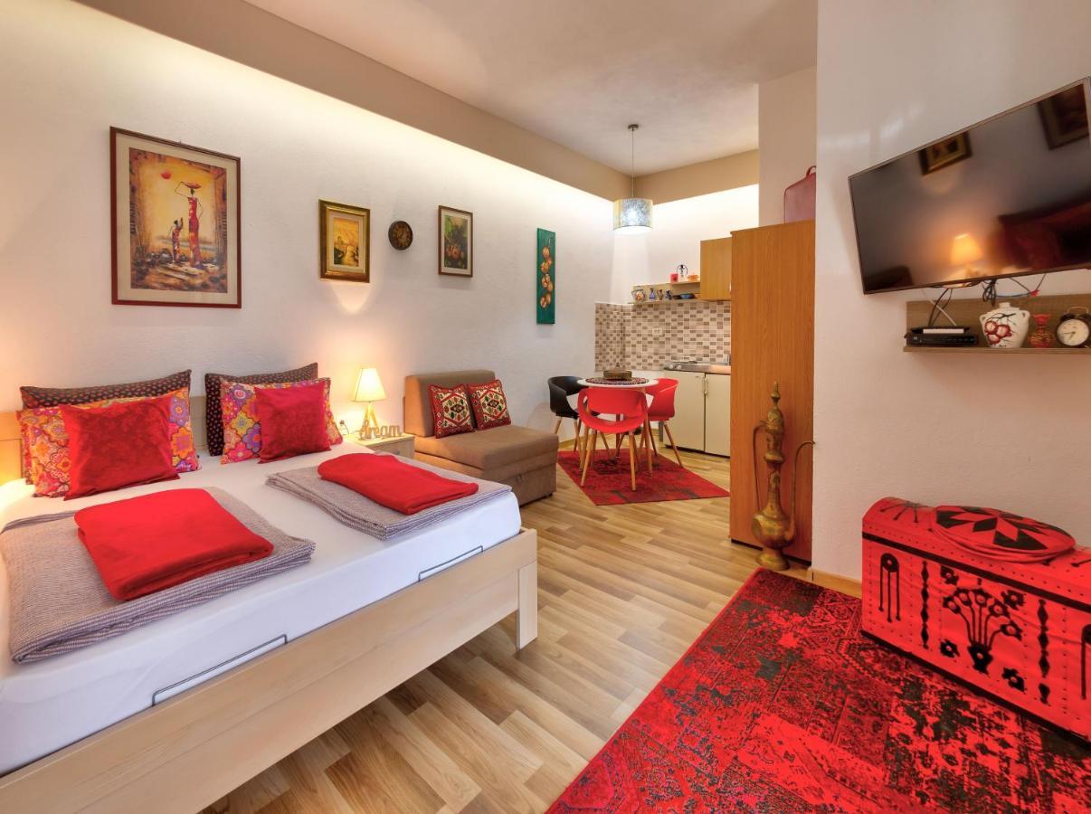מוסטר Villa Acapulco מראה חיצוני תמונה