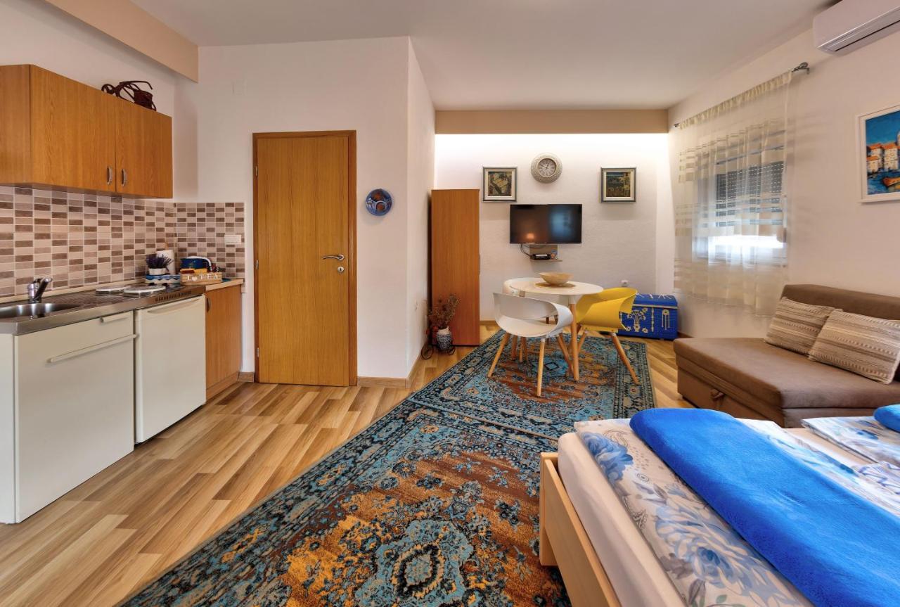 מוסטר Villa Acapulco מראה חיצוני תמונה