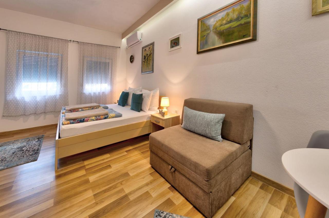 מוסטר Villa Acapulco מראה חיצוני תמונה