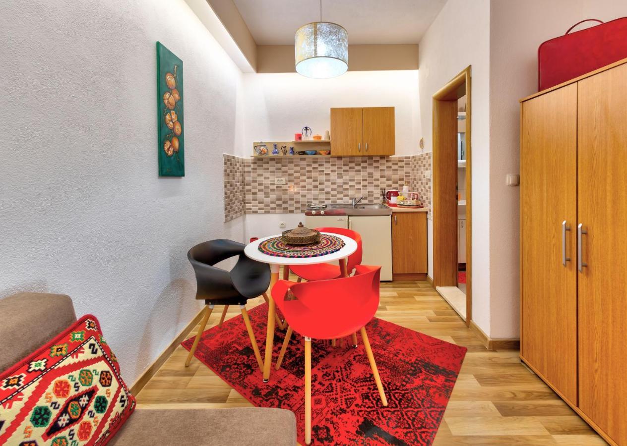 מוסטר Villa Acapulco מראה חיצוני תמונה