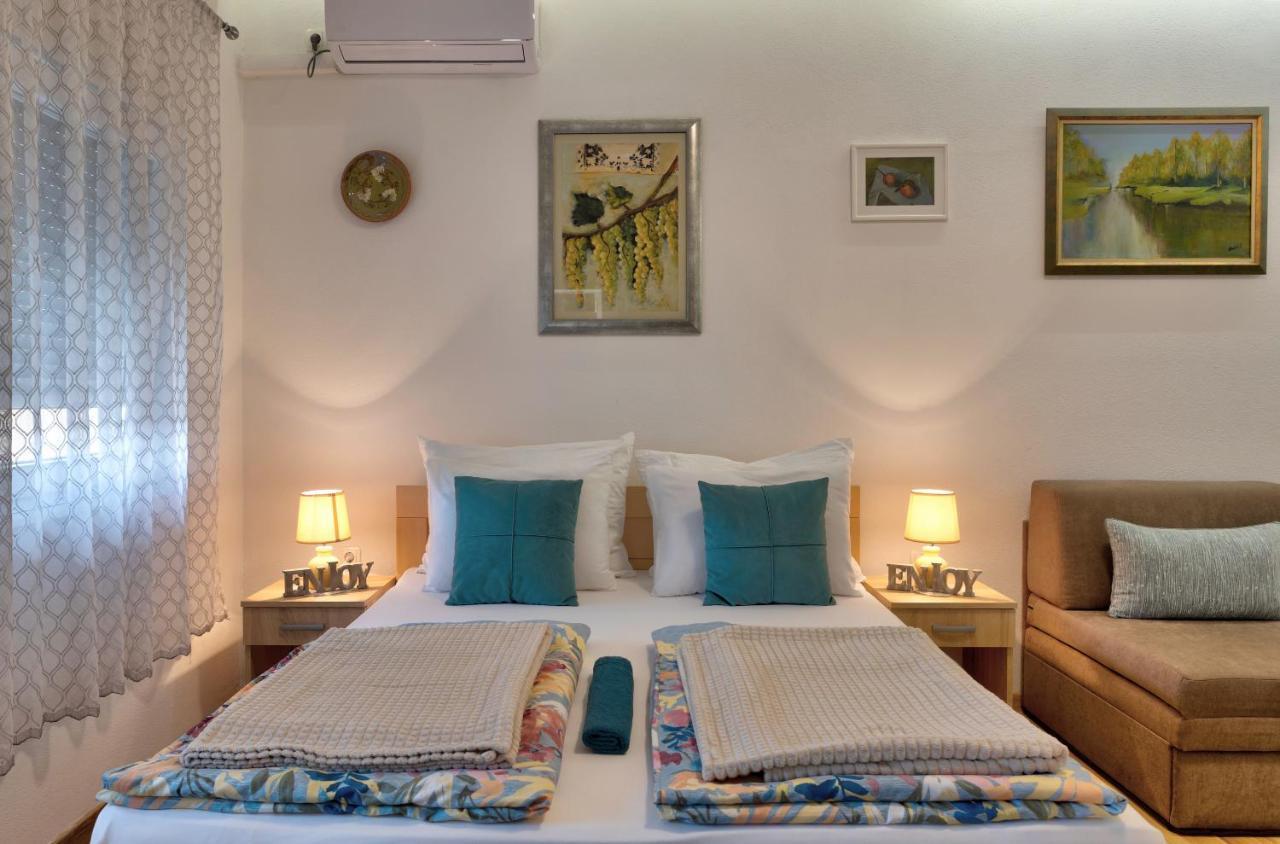 מוסטר Villa Acapulco מראה חיצוני תמונה
