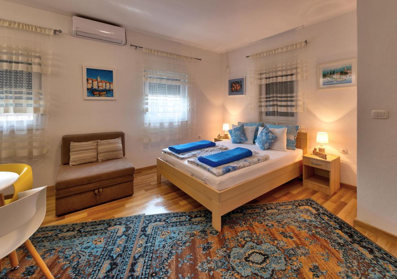מוסטר Villa Acapulco מראה חיצוני תמונה